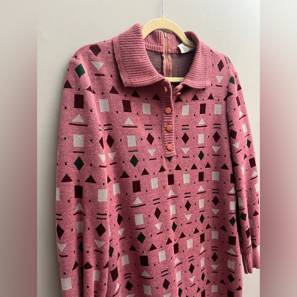 1960s Vintage Kimberly Pink Geometric Sweater Dress, Size Medium - Picture 3 of 9